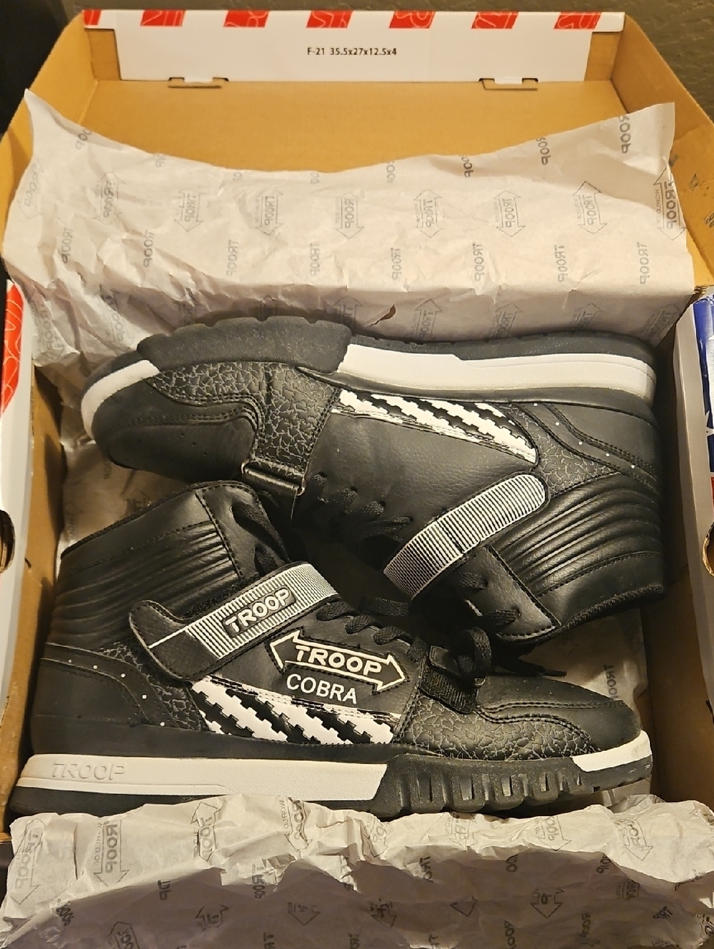TROOP Cobra (1988)Black High-Top Sneakers